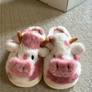 Woman’s size 6.5 slippers
